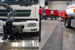 东风天锦VR  230马力 4X2 清洗车