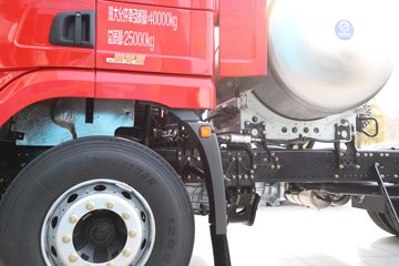 ��������X5000 ݼӢ�� 12.5L LNG 530���� 6X4 ��ʿ��12�� ǣ����ͼƬ