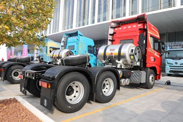 ��������X5000 ݼӢ�� 12.5L LNG 530���� 6X4 ��ʿ��12�� ǣ����ͼƬ