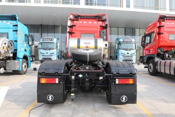 ��������X5000 ݼӢ�� 12.5L LNG 530���� 6X4 ��ʿ��12�� ǣ����ͼƬ