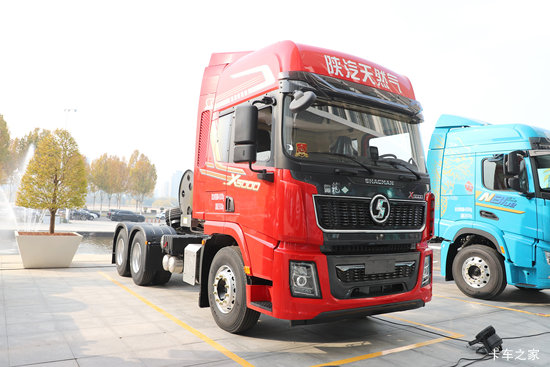 ��������X5000 ݼӢ�� 12.5L LNG 530���� 6X4 ��ʿ��12�� ǣ����