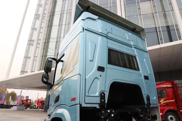 ��������M6000 �콢�� 6.8L���� 320���� 4X2 10�� 9.8����ʽ�ػ���ͼƬ