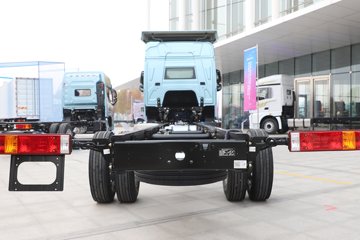 ��������M6000 �콢�� 6.8L���� 320���� 4X2 10�� 9.8����ʽ�ػ���ͼƬ