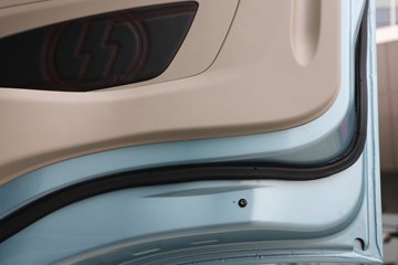 ��������M6000 �콢�� 6.8L���� 320���� 4X2 10�� 9.8����ʽ�ػ���ͼƬ