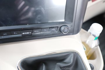 ��������M6000 �콢�� 6.8L���� 320���� 4X2 10�� 9.8����ʽ�ػ���ͼƬ