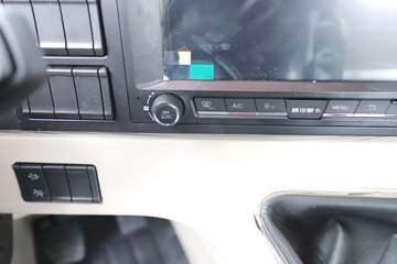 ��������M6000 �콢�� 6.8L���� 320���� 4X2 10�� 9.8����ʽ�ػ���ͼƬ