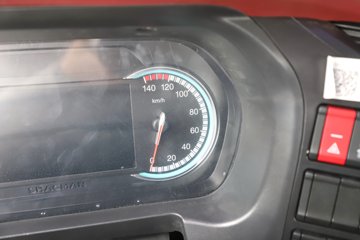 ��������M6000 �콢�� 6.8L���� 320���� 4X2 10�� 9.8����ʽ�ػ���ͼƬ