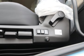 ��������M6000 �콢�� 6.8L���� 320���� 4X2 10�� 9.8����ʽ�ػ���ͼƬ