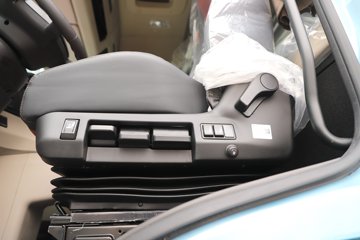 ��������M6000 �콢�� 6.8L���� 320���� 4X2 10�� 9.8����ʽ�ػ���ͼƬ