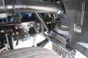 ��������M6000 �콢�� 6.8L���� 320���� 4X2 10�� 9.8����ʽ�ػ���ͼƬ