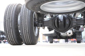 ��������M6000 �콢�� 6.8L���� 320���� 4X2 10�� 9.8����ʽ�ػ���ͼƬ