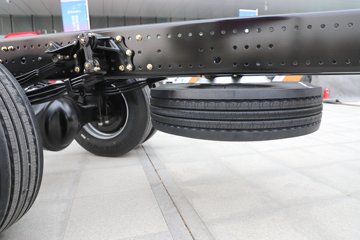 ��������M6000 �콢�� 6.8L���� 320���� 4X2 10�� 9.8����ʽ�ػ���ͼƬ