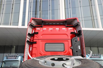 ��������X5000 ݼӢ�� 14.6L���� 680���� 6X4 ��ʿ��16�� ǣ����ͼƬ