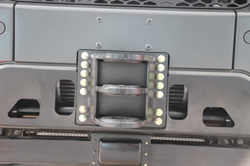 ��������X5000 ݼӢ�� 14.6L���� 680���� 6X4 ��ʿ��16�� ǣ����ͼƬ