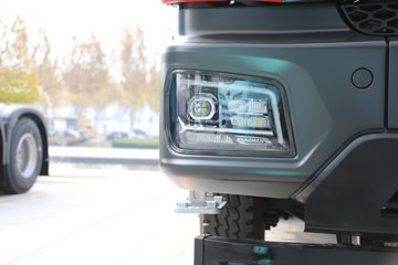 ��������X5000 ݼӢ�� 14.6L���� 680���� 6X4 ��ʿ��16�� ǣ����ͼƬ