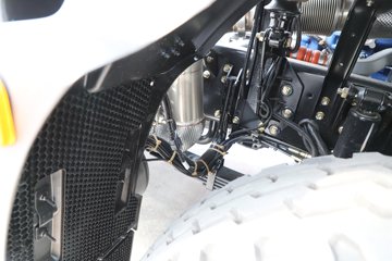 ��������X5000 ݼӢ�� 14.6L���� 680���� 6X4 ��ʿ��16�� ǣ����ͼƬ