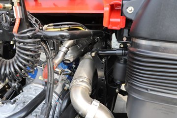 ��������X5000 ݼӢ�� 14.6L���� 680���� 6X4 ��ʿ��16�� ǣ����ͼƬ