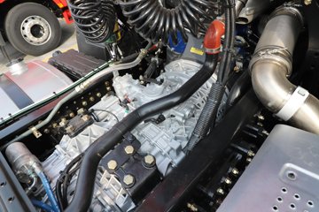 ��������X5000 ݼӢ�� 14.6L���� 680���� 6X4 ��ʿ��16�� ǣ����ͼƬ