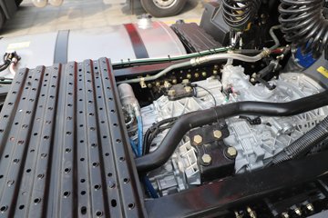 ��������X5000 ݼӢ�� 14.6L���� 680���� 6X4 ��ʿ��16�� ǣ����ͼƬ