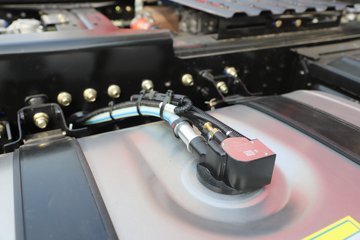 ��������X5000 ݼӢ�� 14.6L���� 680���� 6X4 ��ʿ��16�� ǣ����ͼƬ