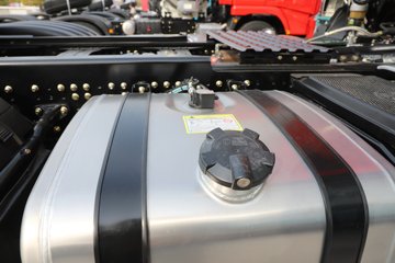 ��������X5000 ݼӢ�� 14.6L���� 680���� 6X4 ��ʿ��16�� ǣ����ͼƬ