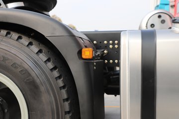 ��������X5000 ݼӢ�� 14.6L���� 680���� 6X4 ��ʿ��16�� ǣ����ͼƬ