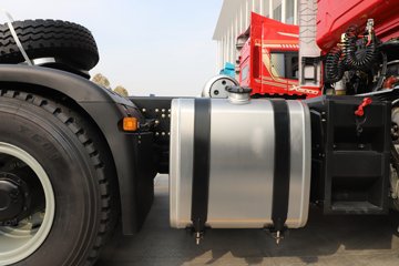 ��������X5000 ݼӢ�� 14.6L���� 680���� 6X4 ��ʿ��16�� ǣ����ͼƬ