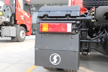 ��������X5000 ݼӢ�� 14.6L���� 680���� 6X4 ��ʿ��16�� ǣ����ͼƬ