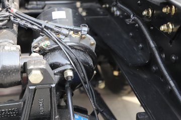 ��������X5000 ݼӢ�� 14.6L���� 680���� 6X4 ��ʿ��16�� ǣ����ͼƬ