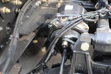 ��������X5000 ݼӢ�� 14.6L���� 680���� 6X4 ��ʿ��16�� ǣ����ͼƬ