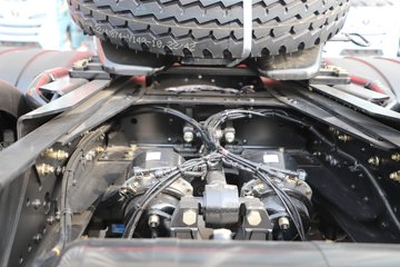 ��������X5000 ݼӢ�� 14.6L���� 680���� 6X4 ��ʿ��16�� ǣ����ͼƬ