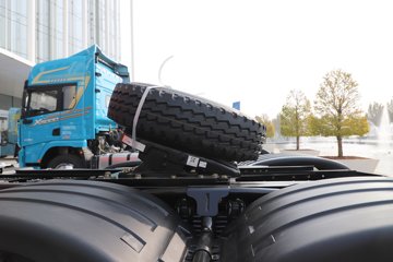 ��������X5000 ݼӢ�� 14.6L���� 680���� 6X4 ��ʿ��16�� ǣ����ͼƬ