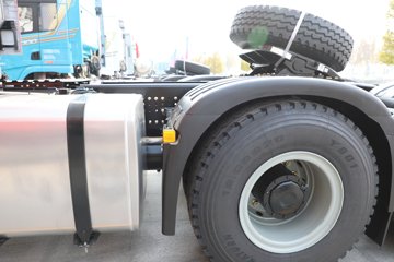 ��������X5000 ݼӢ�� 14.6L���� 680���� 6X4 ��ʿ��16�� ǣ����ͼƬ