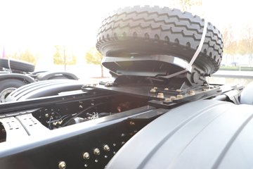 ��������X5000 ݼӢ�� 14.6L���� 680���� 6X4 ��ʿ��16�� ǣ����ͼƬ