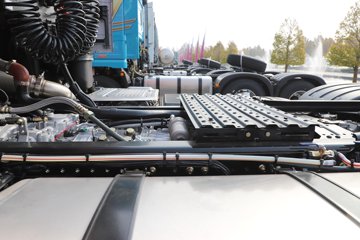 ��������X5000 ݼӢ�� 14.6L���� 680���� 6X4 ��ʿ��16�� ǣ����ͼƬ