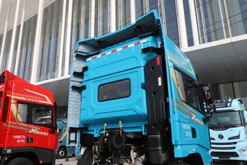 ��������X5000 ݼӢ�� 11.5L���� 530���� 6X4 ��ʿ��12�� ǣ����ͼƬ