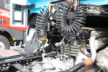 ��������X5000 ݼӢ�� 11.5L���� 530���� 6X4 ��ʿ��12�� ǣ����ͼƬ