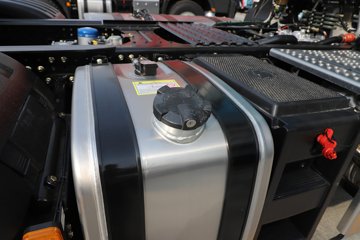 ��������X5000 ݼӢ�� 11.5L���� 530���� 6X4 ��ʿ��12�� ǣ����ͼƬ