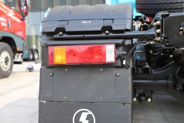 ��������X5000 ݼӢ�� 11.5L���� 530���� 6X4 ��ʿ��12�� ǣ����ͼƬ