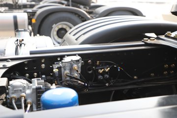 ��������X5000 ݼӢ�� 11.5L���� 530���� 6X4 ��ʿ��12�� ǣ����ͼƬ