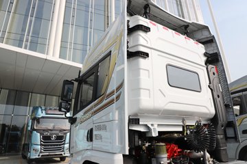 ��������X5000C 9.9L���� 480���� 6X4 ��ʿ��12�� ǣ����ͼƬ