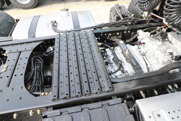 ��������X5000C 9.9L���� 480���� 6X4 ��ʿ��12�� ǣ����ͼƬ