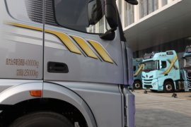 德龙M5000&nbsp;牵引车外观                                                图片