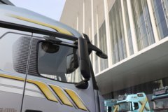 陕汽德龙M5000 12.5L LNG 530马力 6X4 法士特12档 牵引车