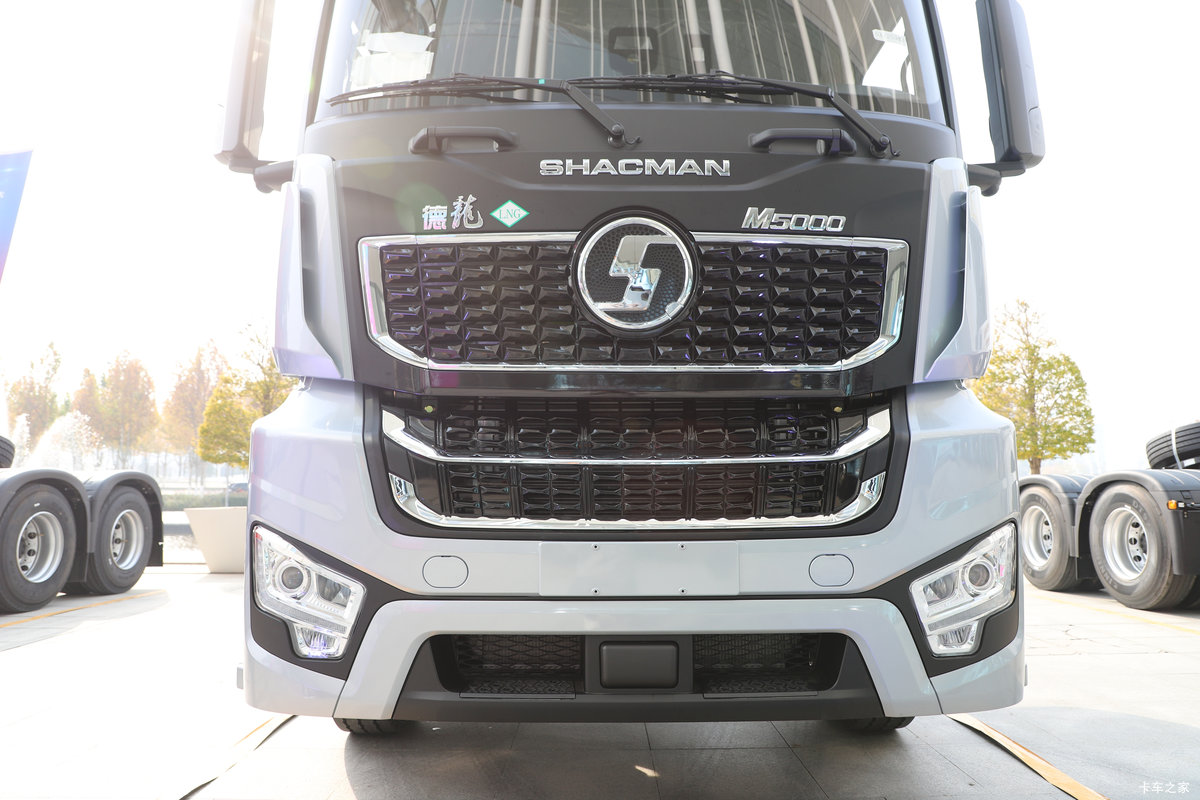 【图】陕汽德龙M5000 12.5L LNG 530马力 6X4 法士特12档 牵引车_实拍图片_4118897_卡车之家