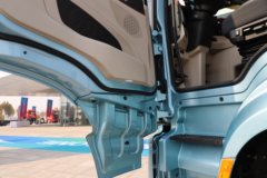 陕汽德龙M5000 12.5L LNG 530马力 6X4 法士特12档 牵引车