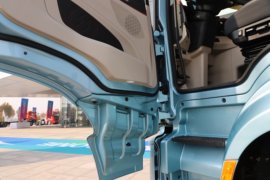 德龙M5000&nbsp;牵引车驾驶室                                               图片