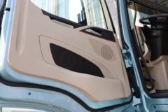 陕汽德龙M5000 12.5L LNG 530马力 6X4 法士特12档 牵引车