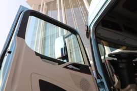 德龙M5000&nbsp;牵引车驾驶室                                               图片