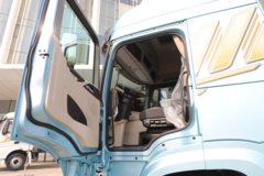 陕汽德龙M5000 12.5L LNG 530马力 6X4 法士特12档 牵引车